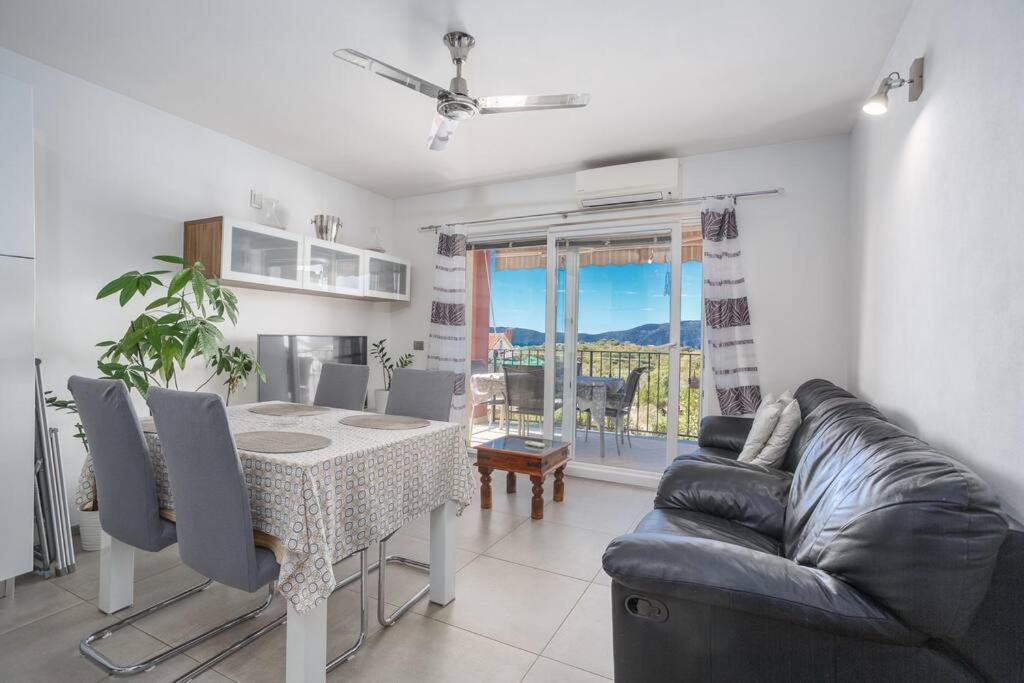 Family Village Apartment Vrh  Extérieur photo